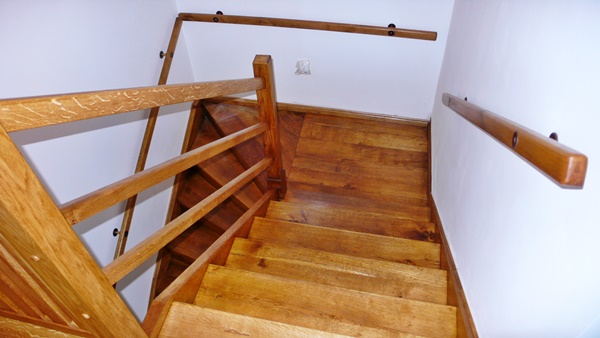 Dubové schodiště